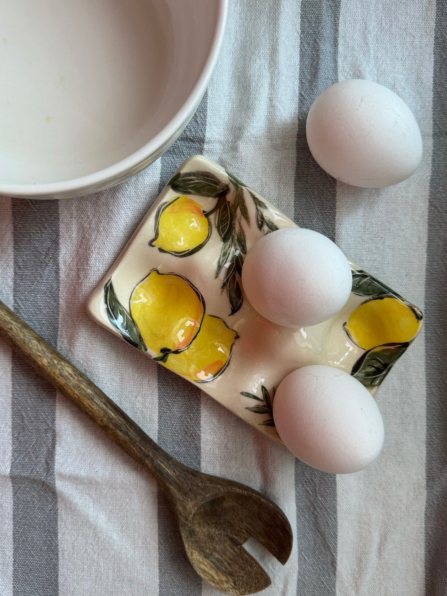 Підставка під яйця Лимон